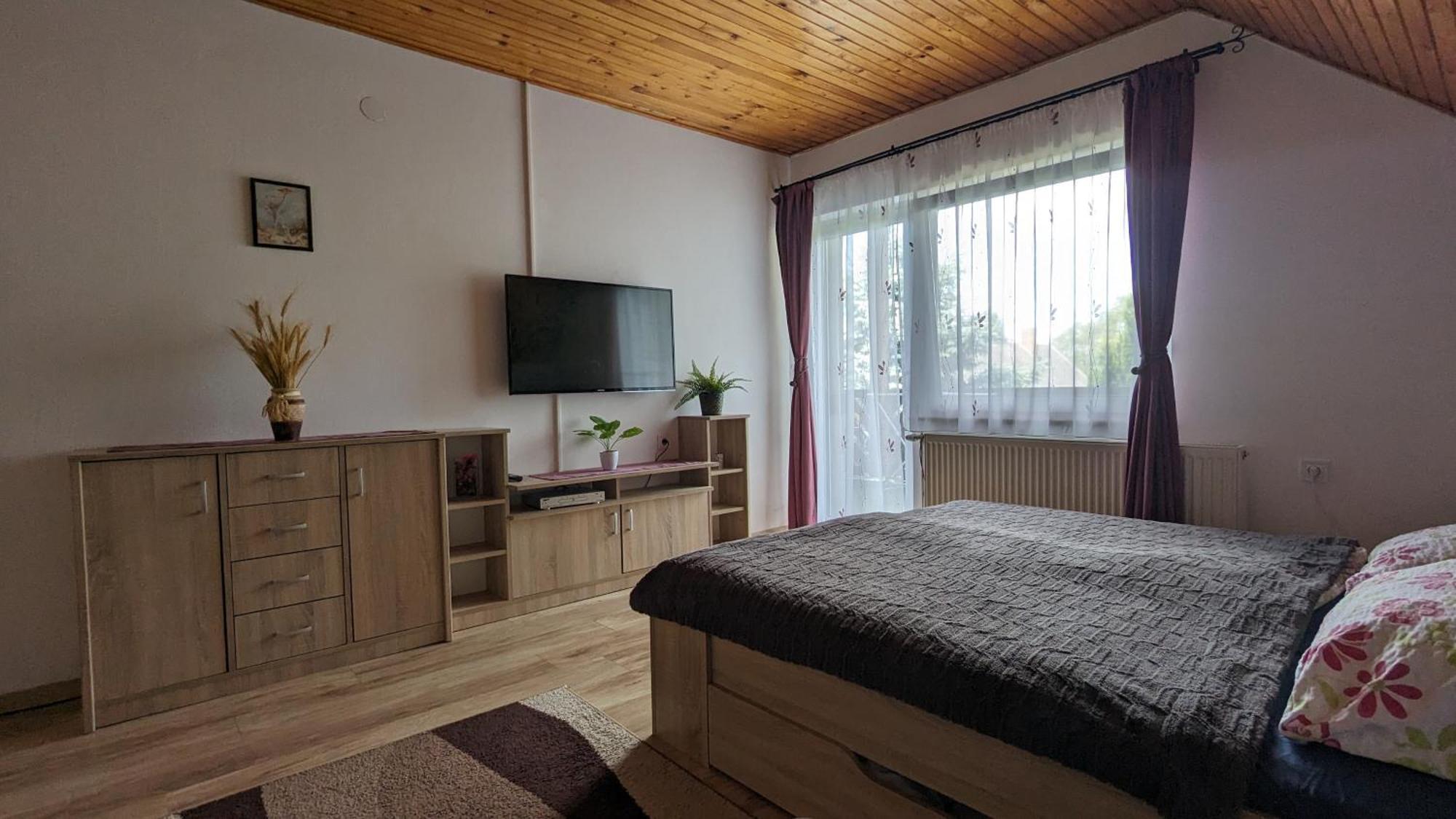 Virágos Apartman *